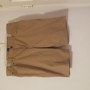 Men's GAP 38 Khaki Shorts New With Tag